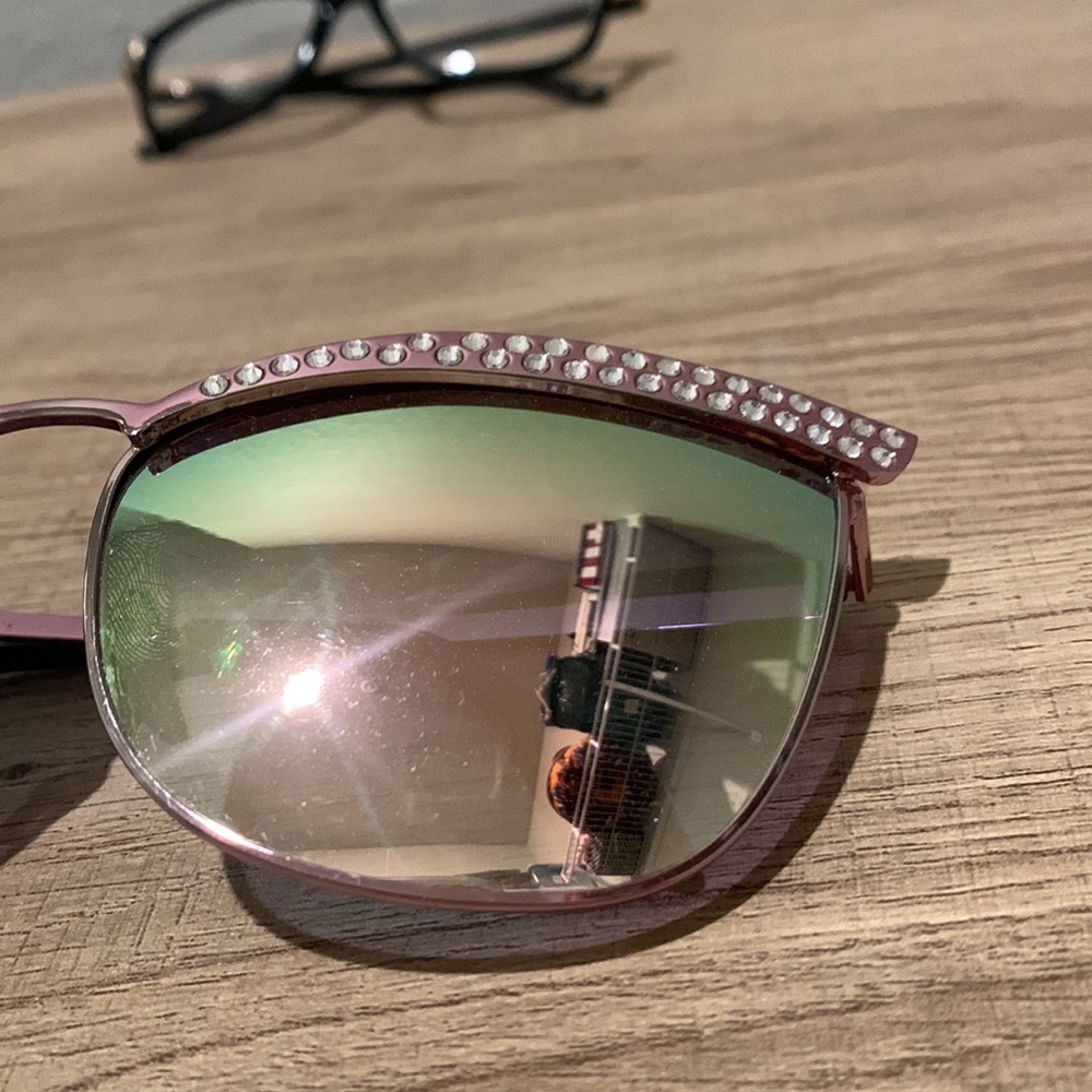 Sunglasses - Picture 5 of 5